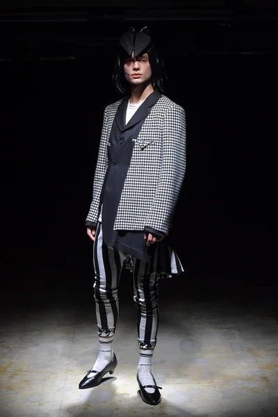 Look 25